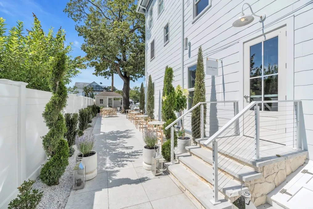 The St. Laurent Social Club & Guest Rooms #9