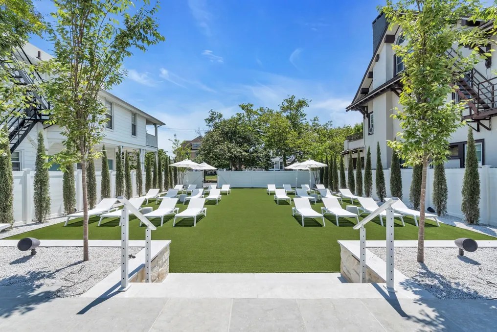 The St. Laurent Social Club & Guest Rooms #14