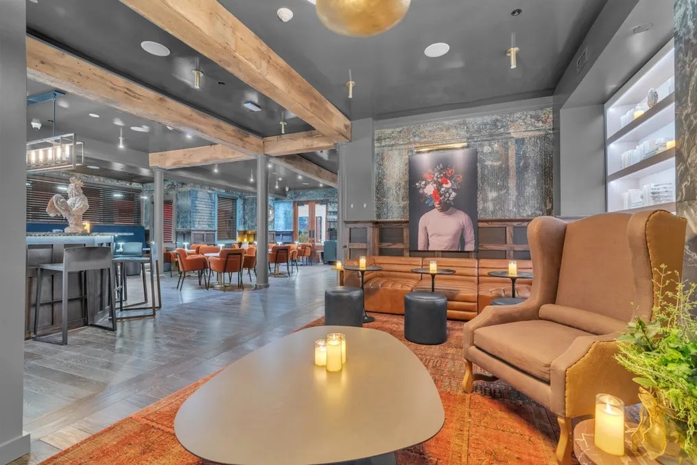 The St. Laurent Social Club & Guest Rooms #18