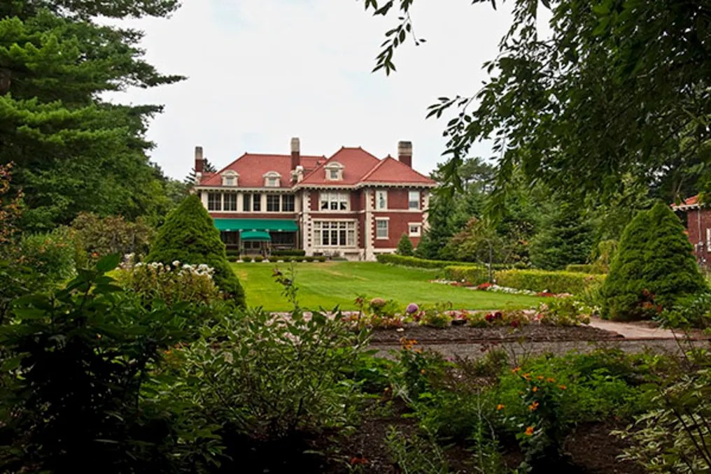 SUNY Cortland Alumni House #11