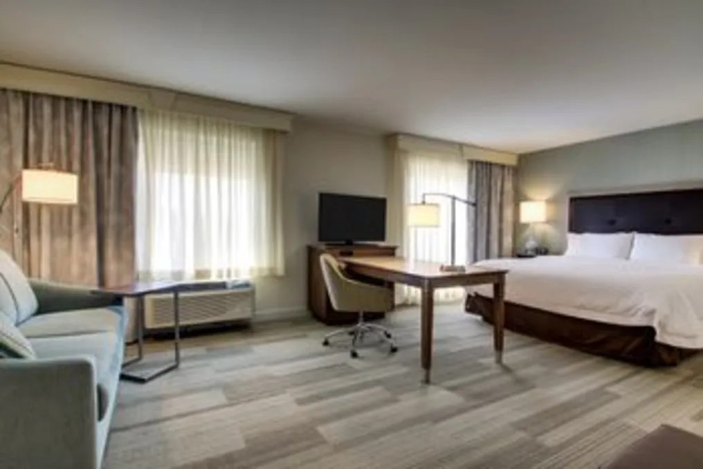 Hampton Inn & Suites Milwaukee West #3