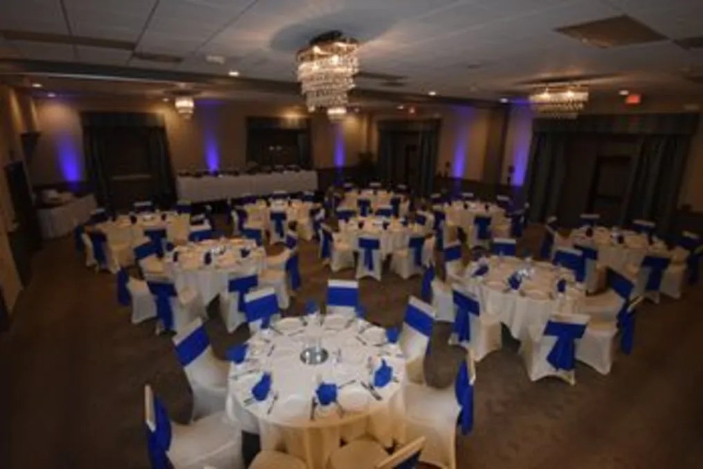 Hampton Inn & Suites Milwaukee West #6