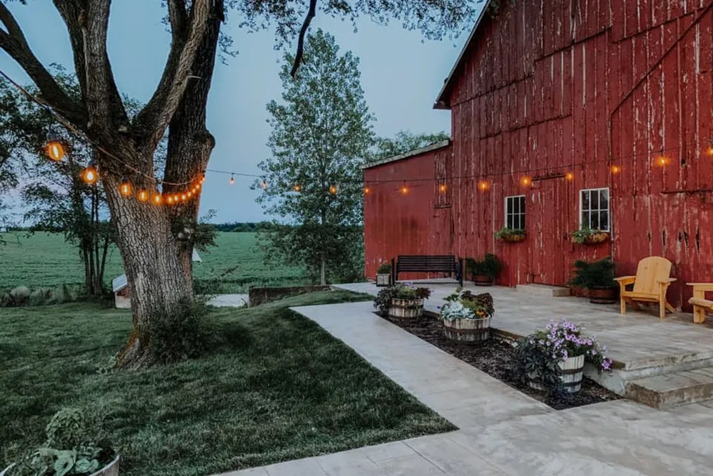 Tall Oaks Barn #10