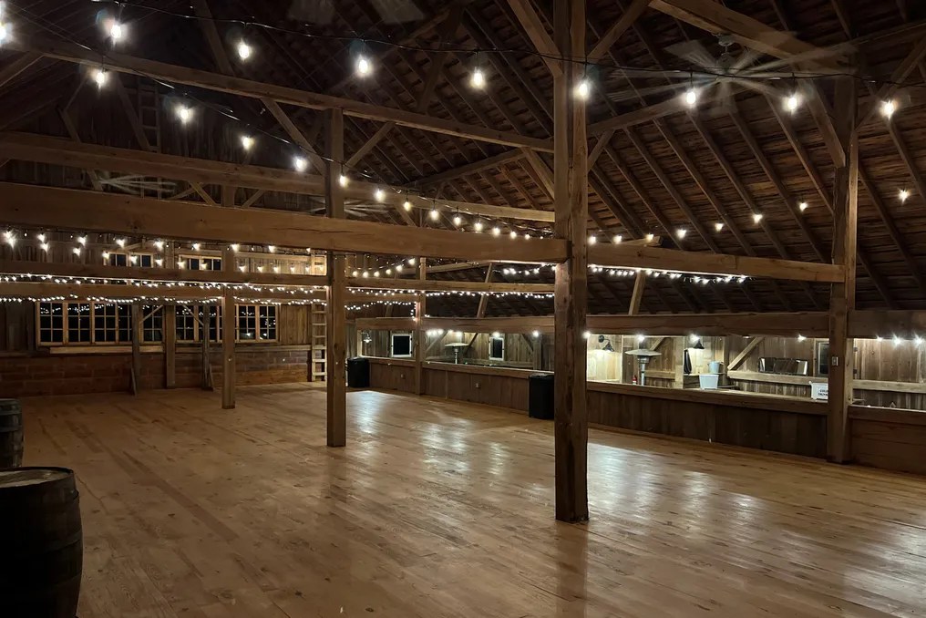 Tall Oaks Barn #19