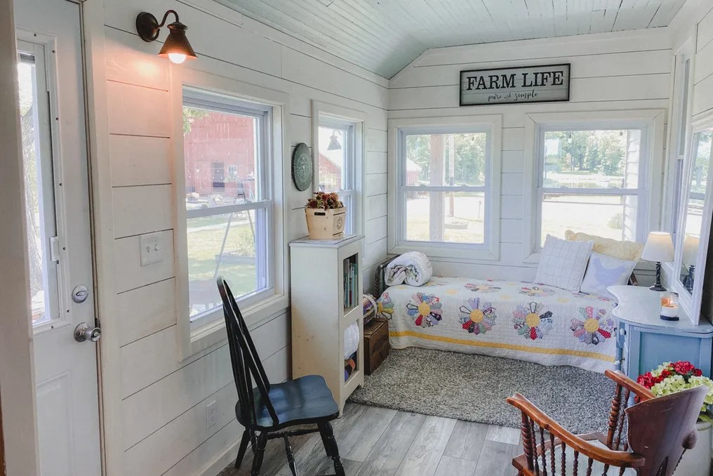 Tall Oaks Barn #32