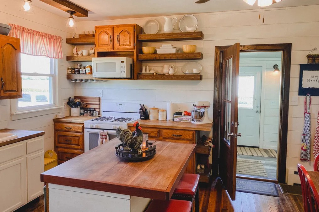 Tall Oaks Barn #36