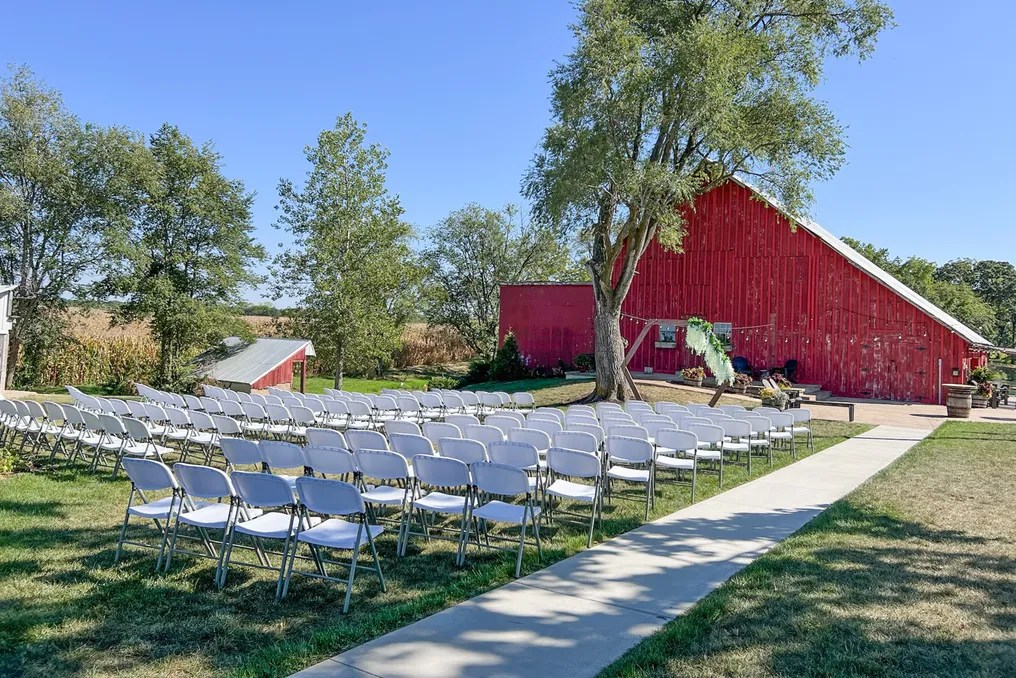Tall Oaks Barn #38