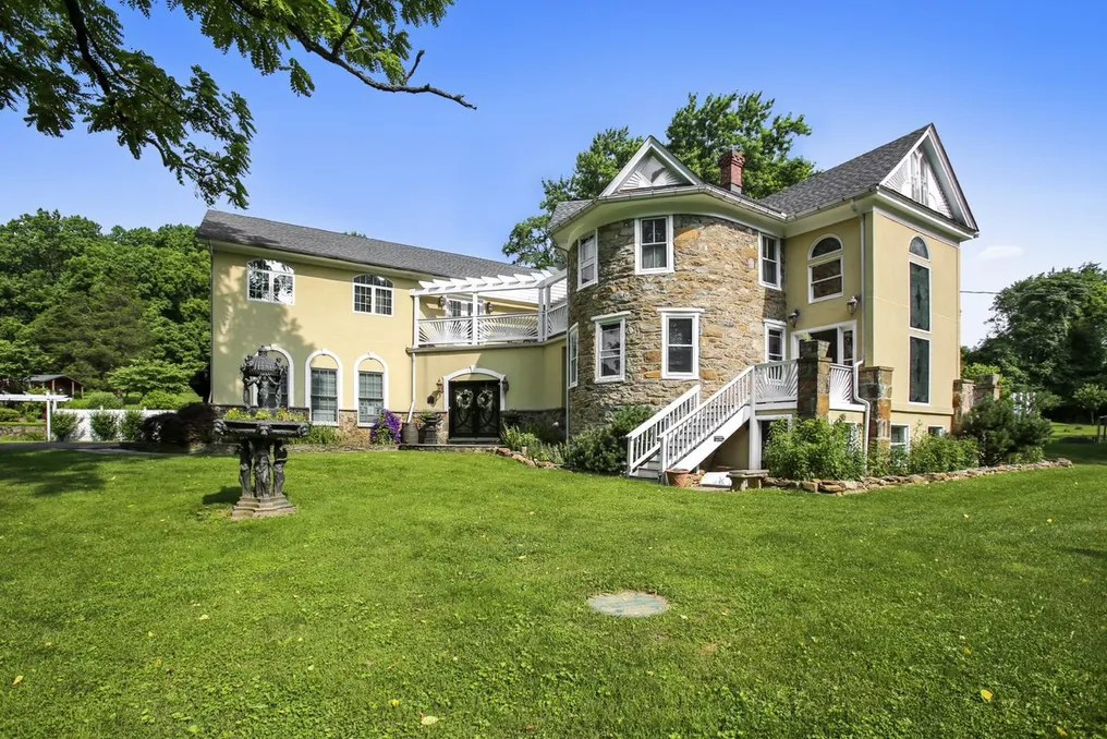 Stone Manor Boutique Inn #38