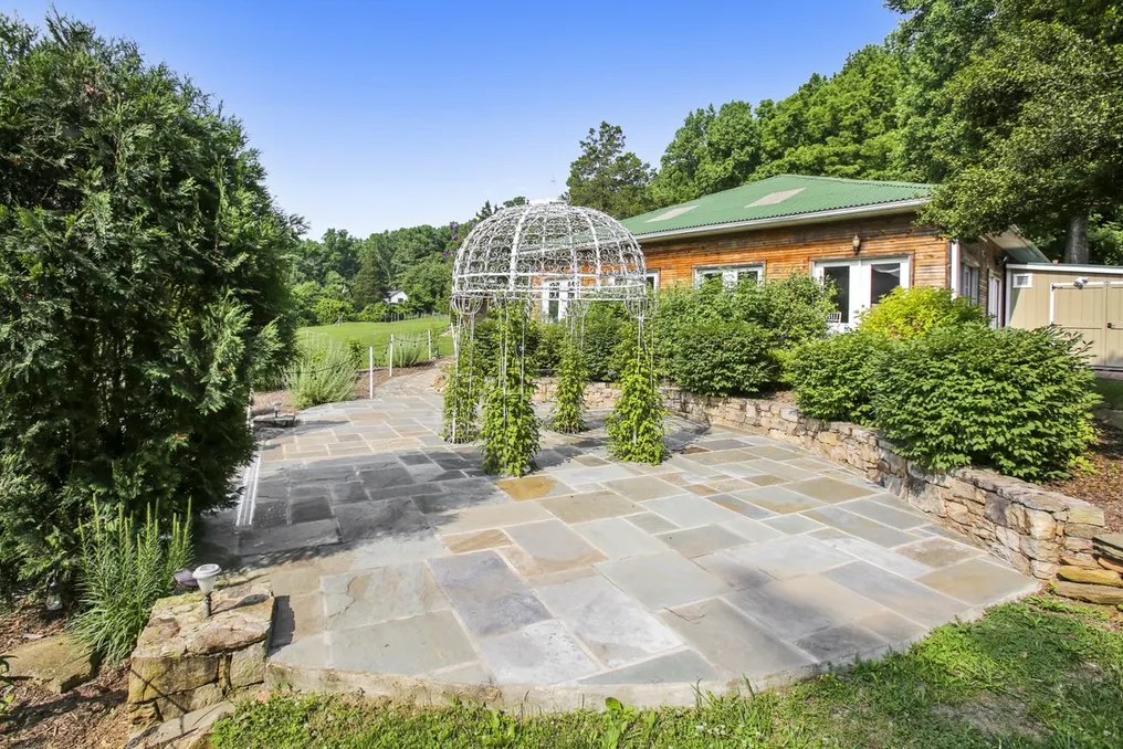 Stone Manor Boutique Inn #40