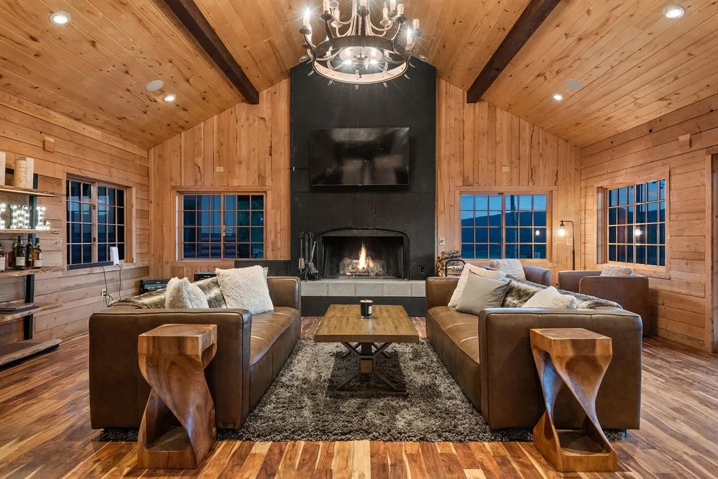 Electric Mountain Lodge #36