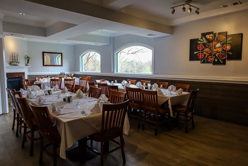 Brock's Riverside Grill #9