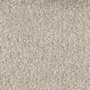 Light cream plush carpet installation