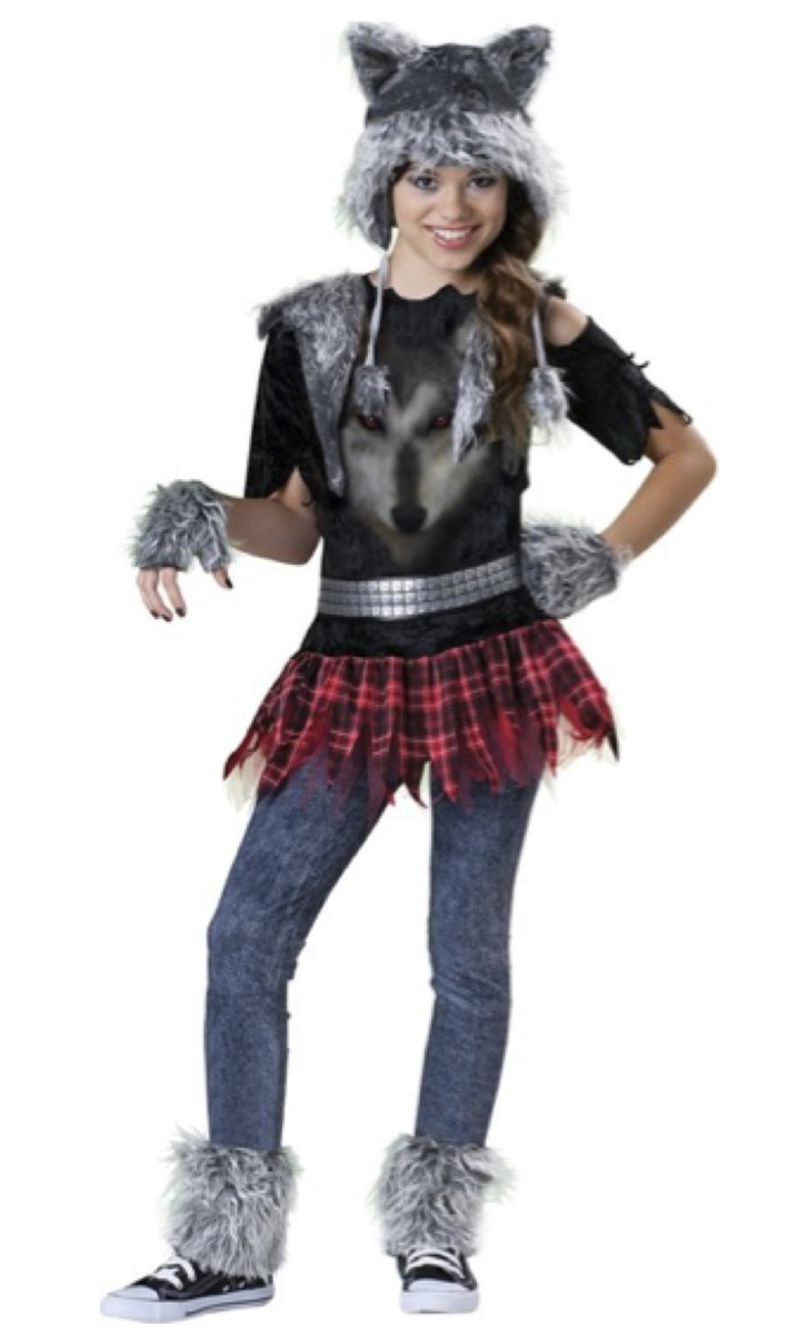 We love these '50s costumes for halloween. Top Halloween Costumes Trendy Tweens Will Love | HubPages