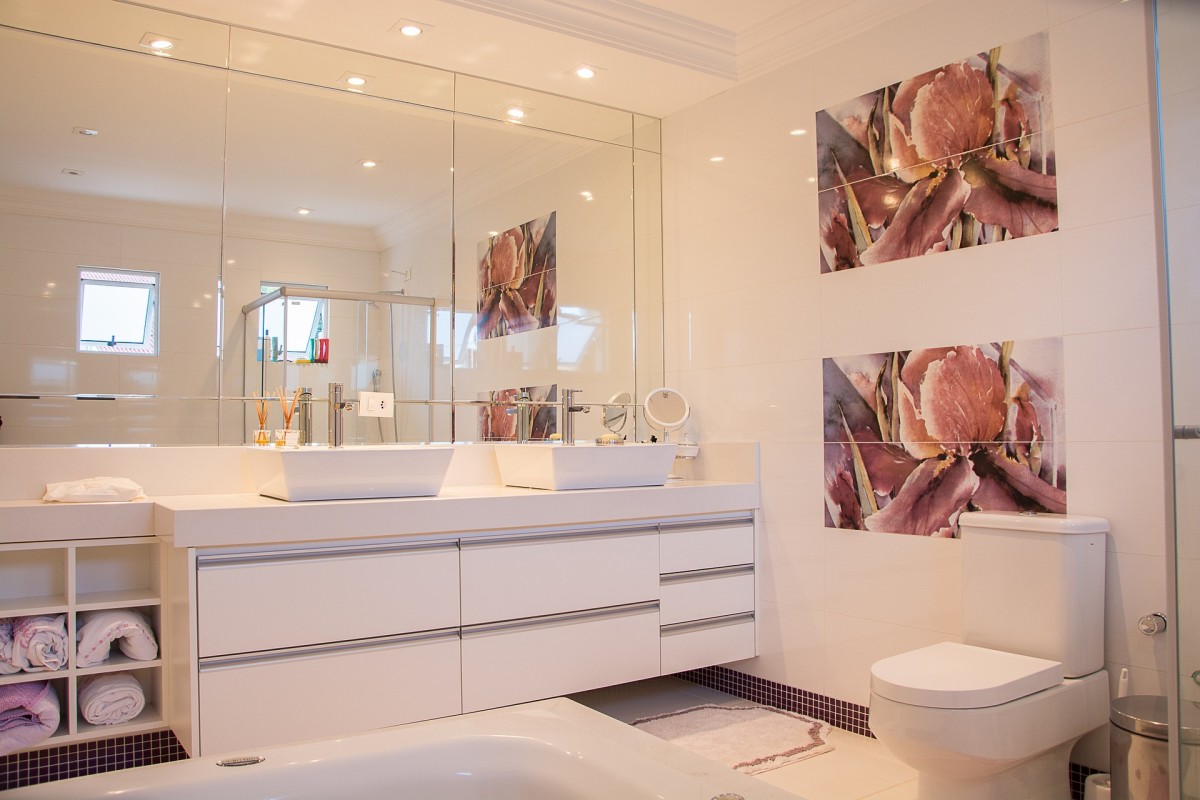 Sizing The Mirror Above Your Bathroom Vanity Dengarden