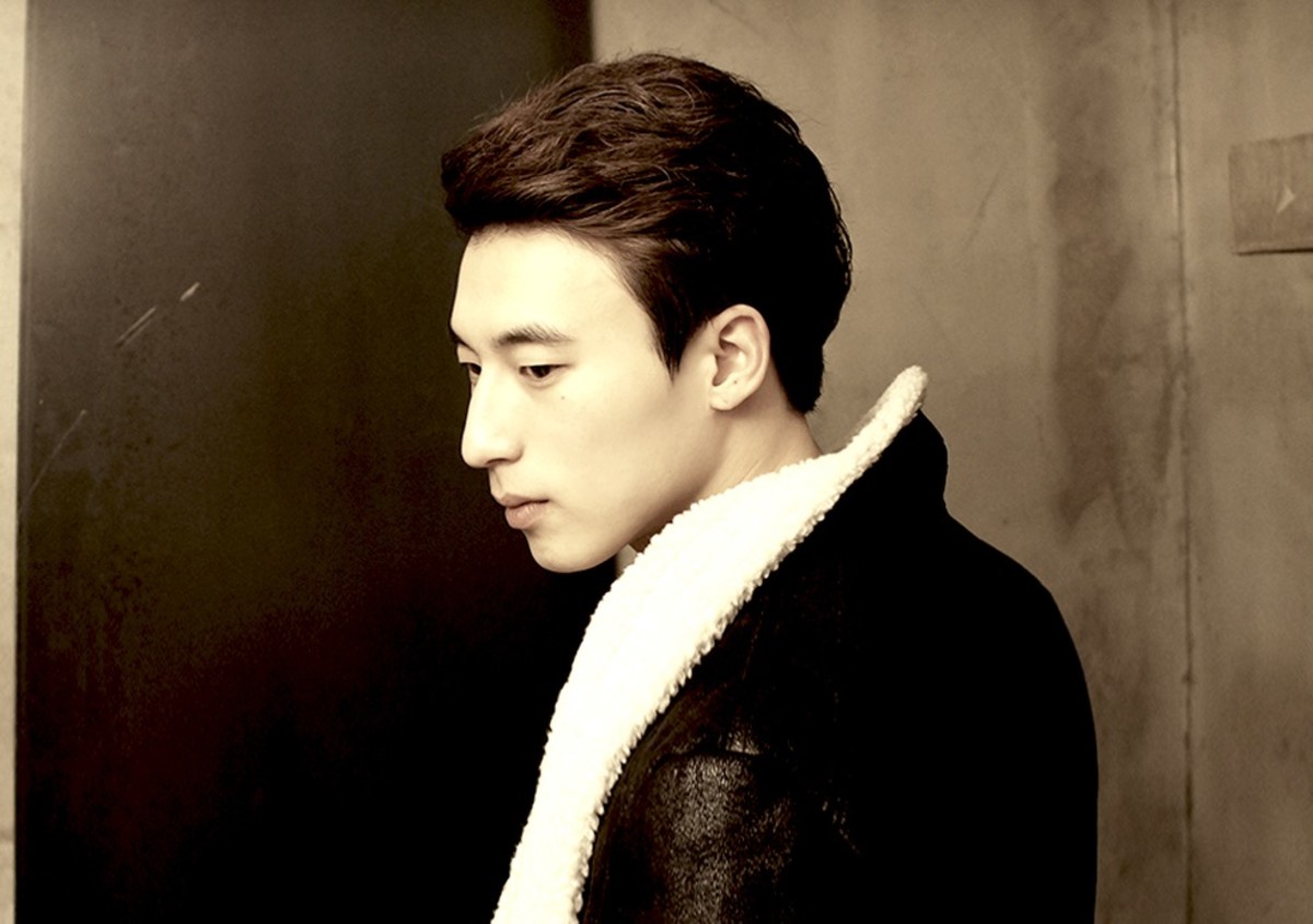 The length at the top can be of varying lengths for different styles. Latest Trendy Asian and Korean Hairstyles for Men 2019 ...