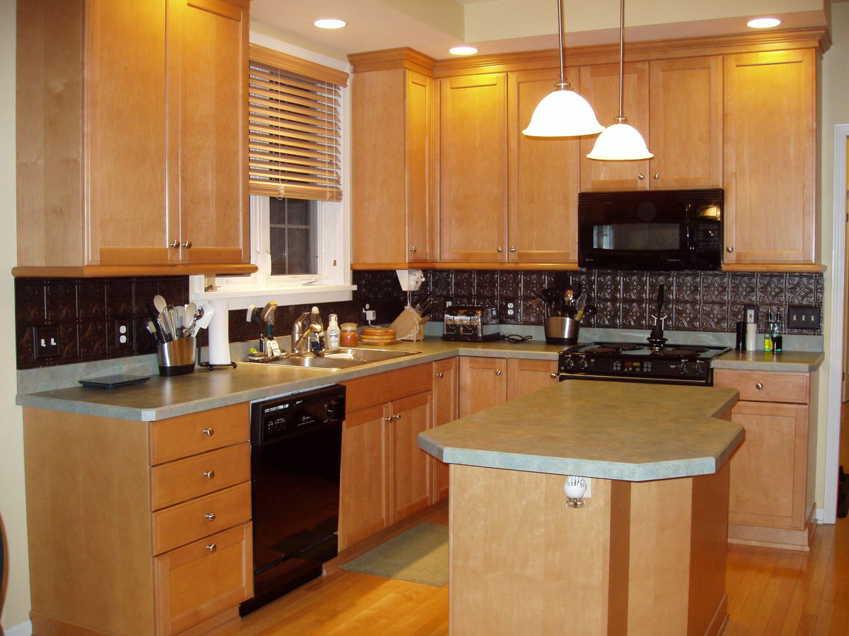 TODAY tests temporary backsplash tiles from Smart Tiles ...