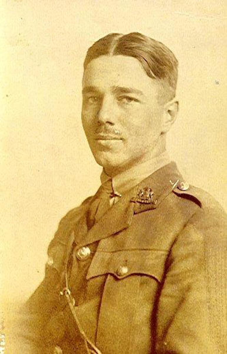 The poem is in a abac pattern. Wilfred Owen's "Anthem for Doomed Youth" | Owlcation
