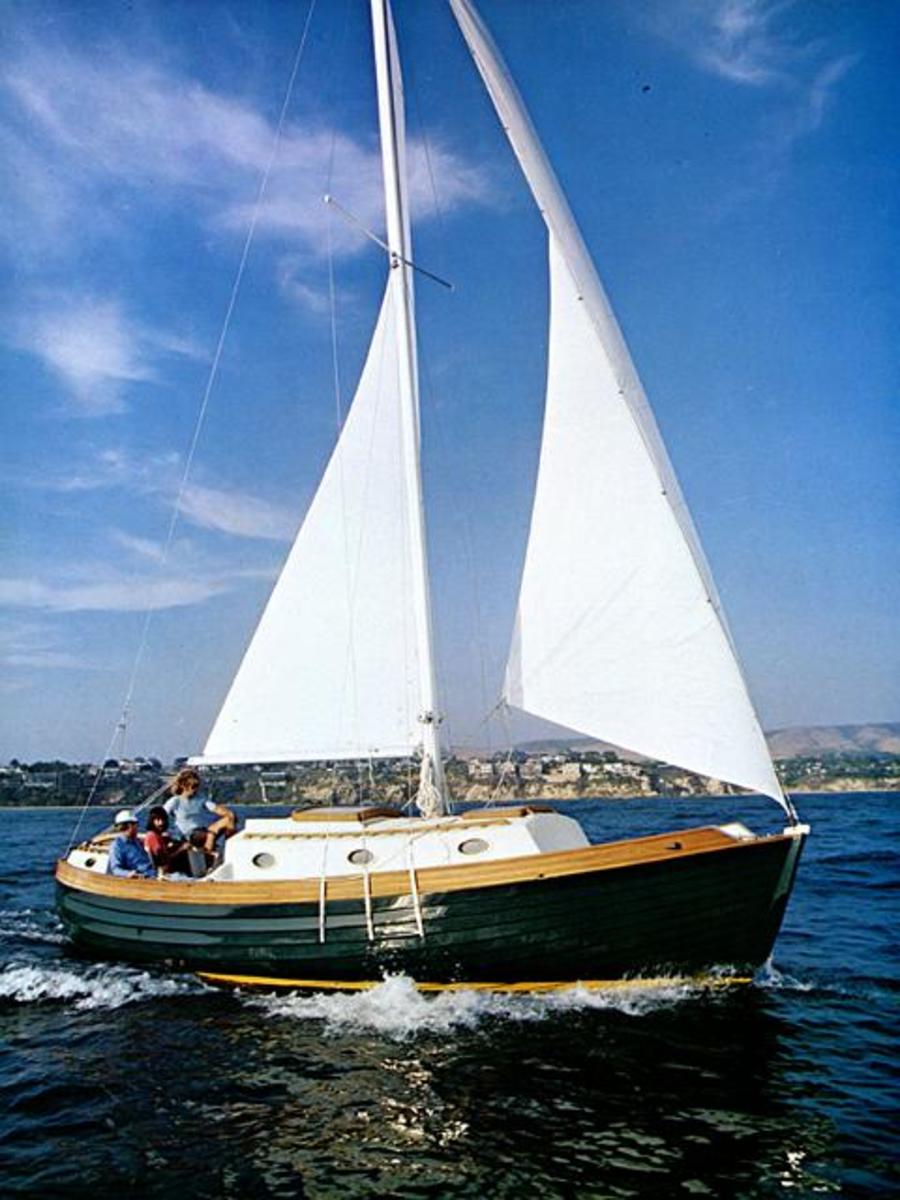 Aft cabin boats are popular for their moderate draft and very wide beam, traits that make these boats an excellent choice for overnight cruising and day cruising. Nor'Sea 27 Sailboat : A Small Cruising Sailboat to Take