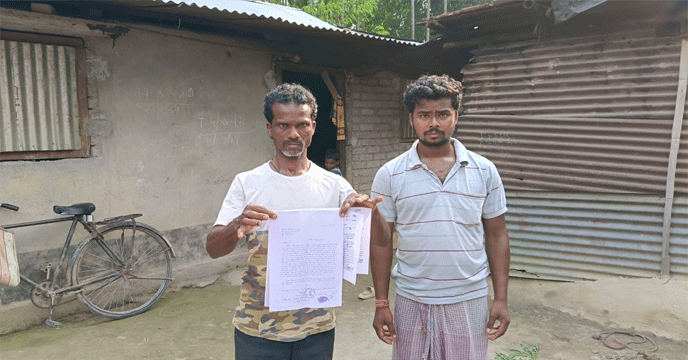 Mal Bazar | জীবিত চা-শ্রমিকের মৃত্যুর শংসাপত্র বানিয়ে পিএফ-এর টাকা হাতানোর চেষ্টা, কাঠগড়ায় মাল পুরসভা!