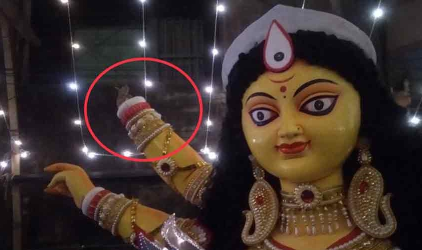 চট্টগ্রামে প্রতিমা ভাঙচুরের পর থানার সামনে বিক্ষোভ, গ্রেফতার ২