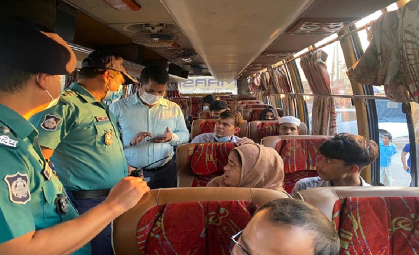 অতিরিক্ত ভাড়া আদায়কারীদের বিরুদ্ধে অভিযান