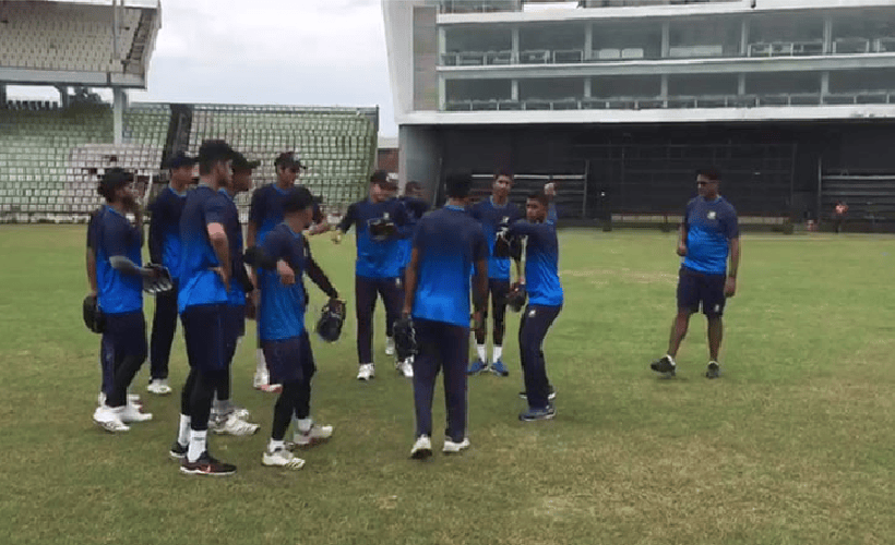 ইন্ডিয়াকে গুঁড়িয়ে চ্যাম্পিয়ন যুবারা