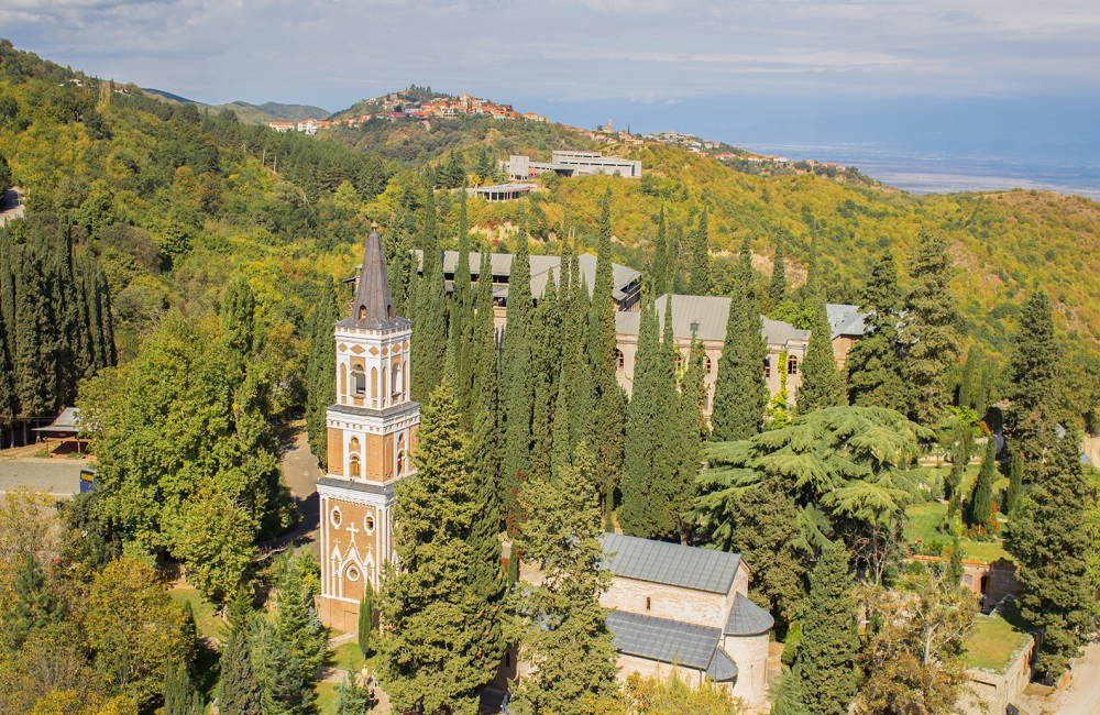 От сигнахи в кахетии монастырь отделяют два километра. Bodbijskij Monastyr Gruziya Kahetiya Obitel Svyatoj Nino