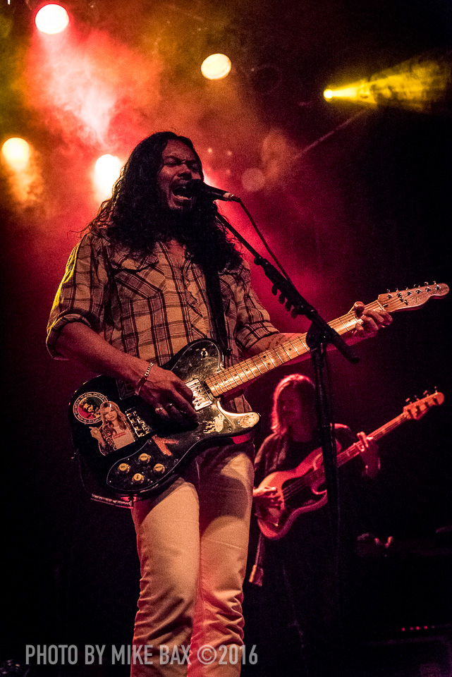 The Temper Trap - Phoenix Concert Theatre, Toronto - September 30th, 2016 - photo by Mike Bax