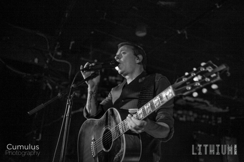 Kiefer Sutherland-5