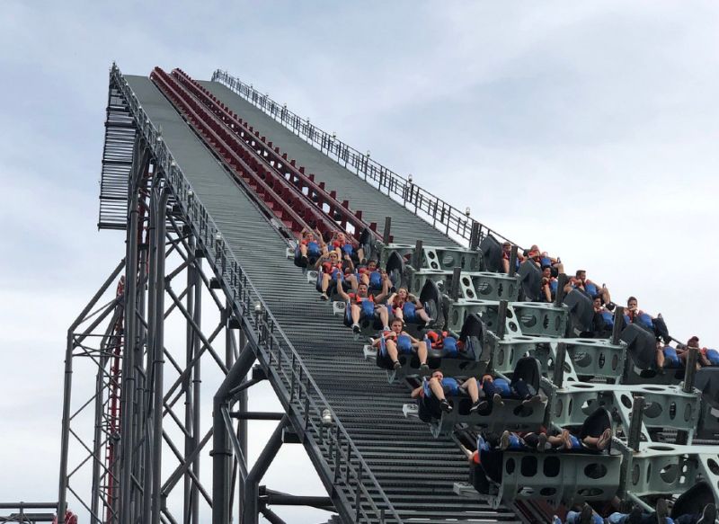 Magic Mountain Thrilling Magic Mountain Paramount Limo - Download Ultra HD Vintage Wallpaper | 8K