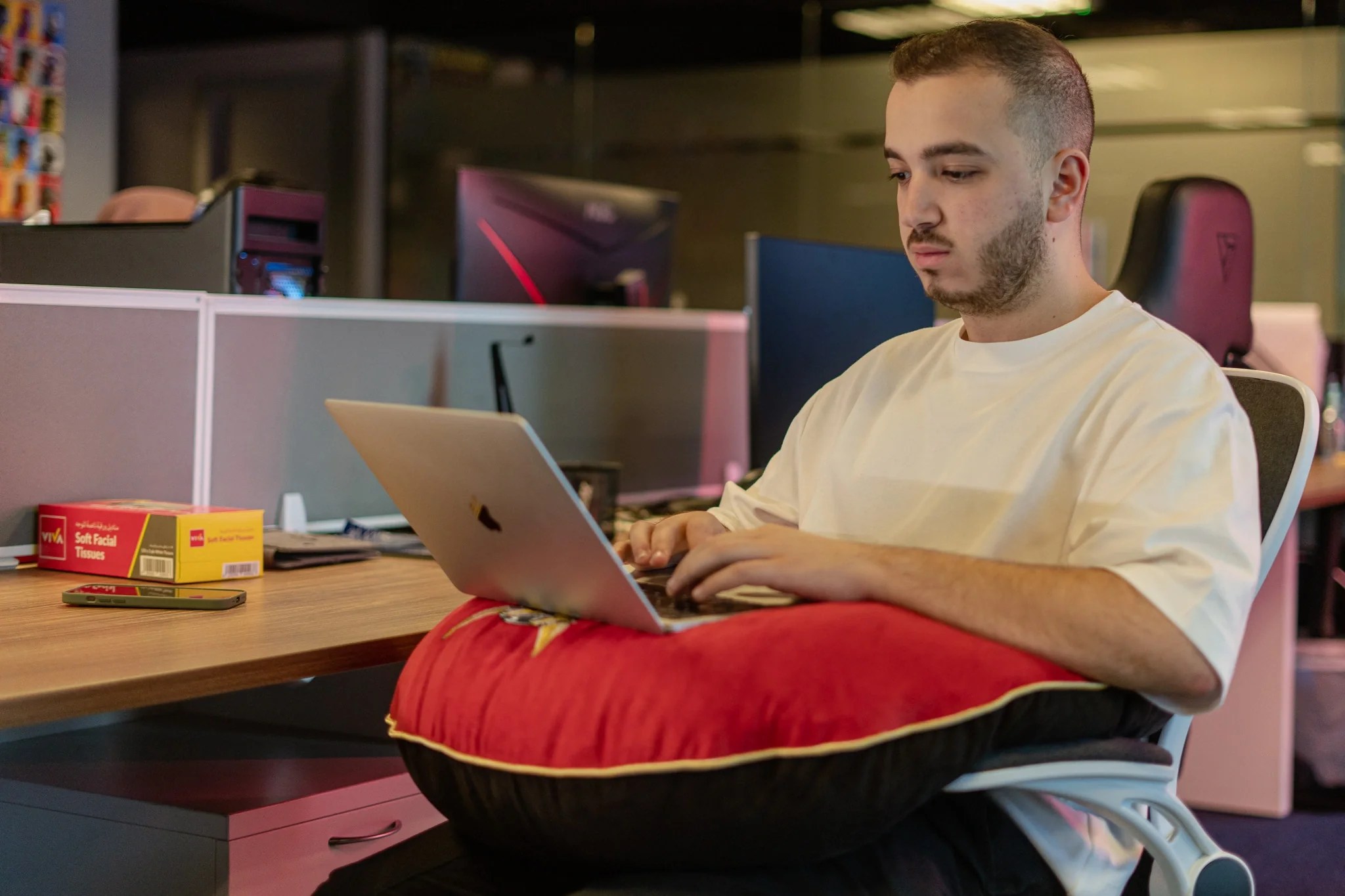 Valari Gaming - Download Professional Mountain Photo | Mobile