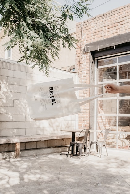 How to Rent a Weatherproof Tote