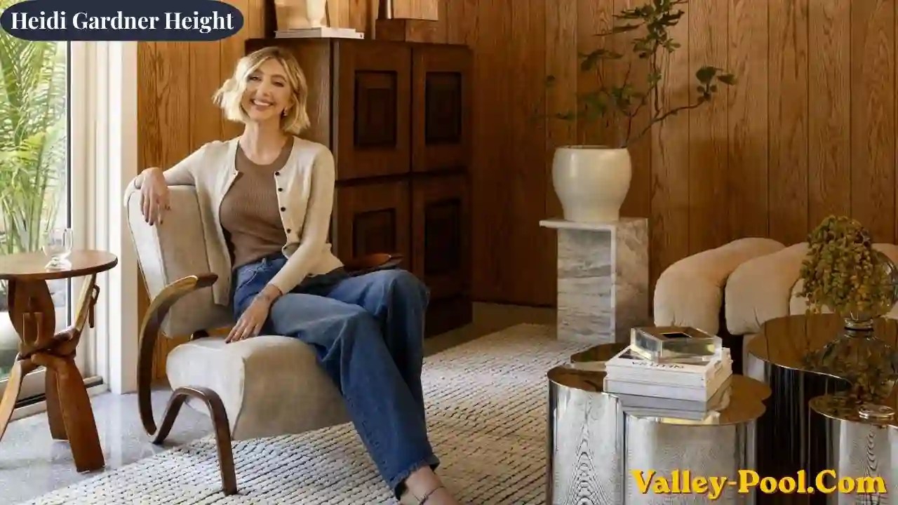 Heidi Gardner Height