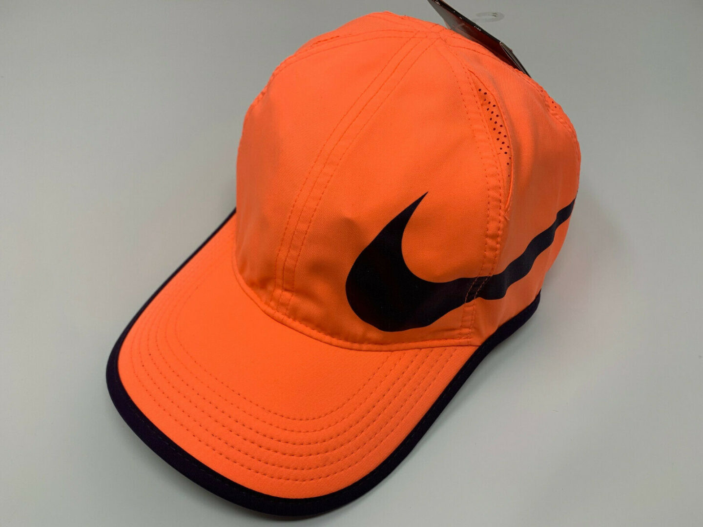 nike featherlight swoosh cap