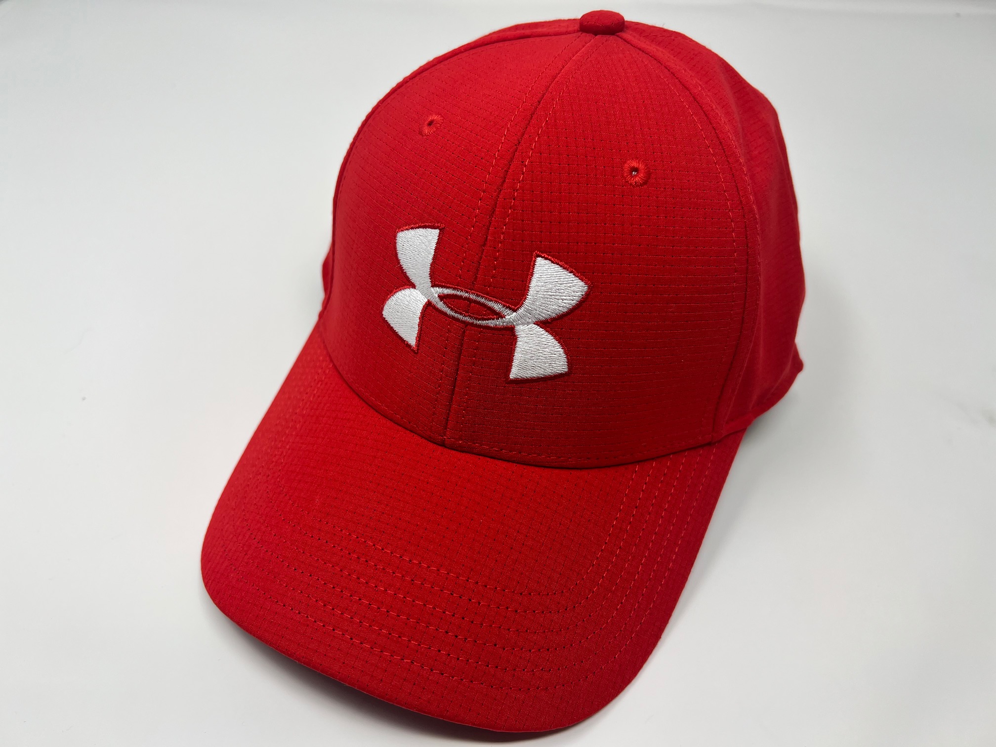 ظرف لاسلكي شهرة under armour red cap 