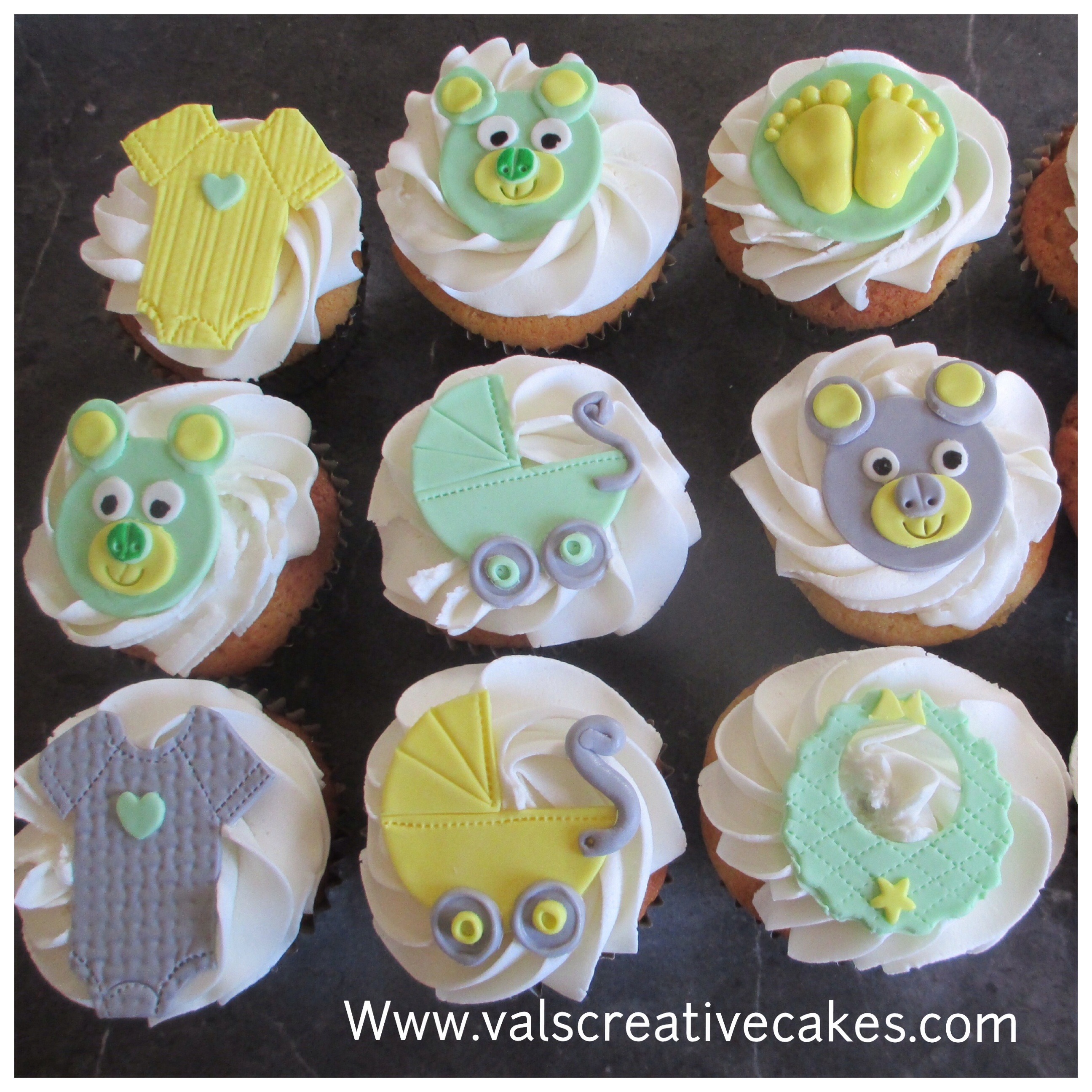 baby shower cupcakes