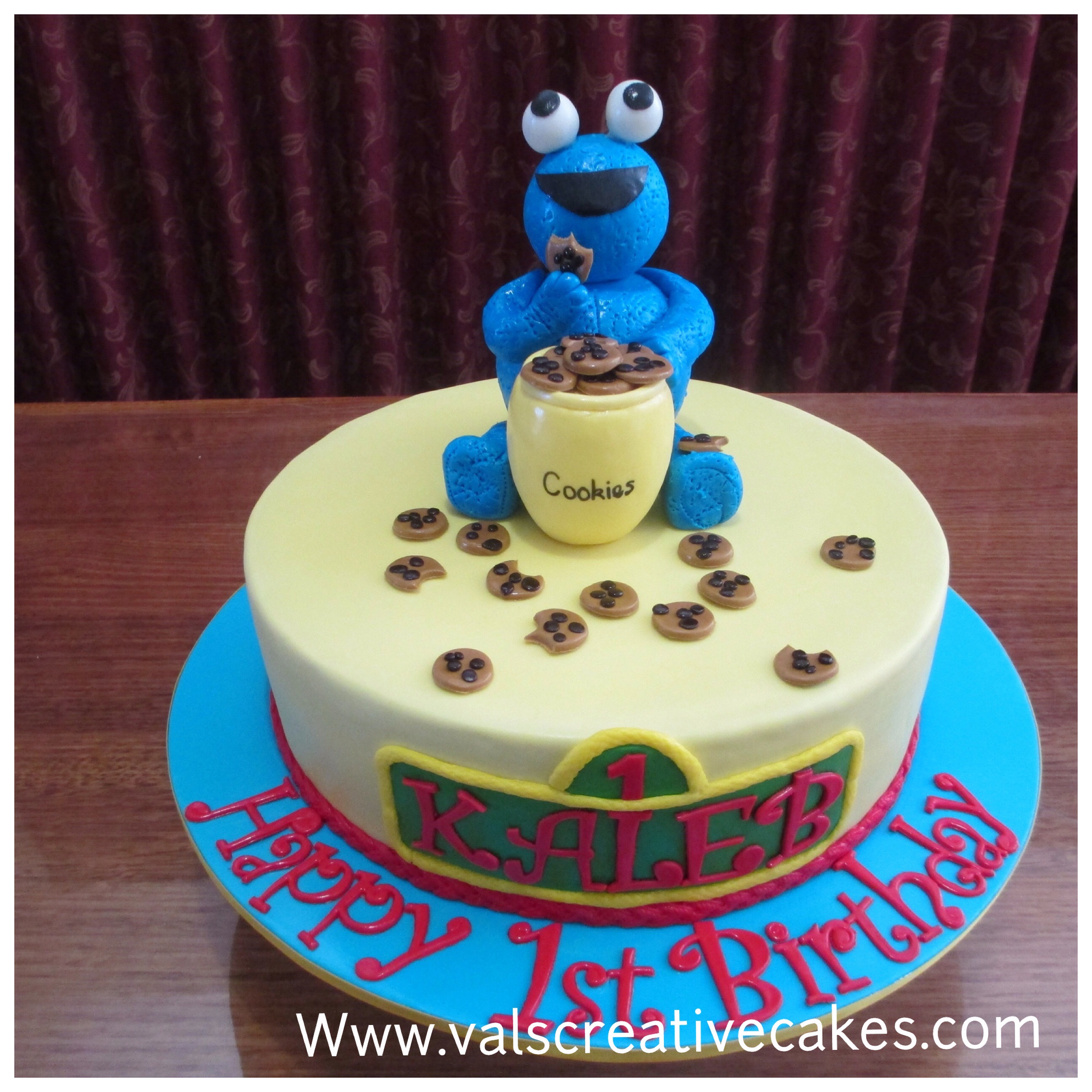Cookie monster cake