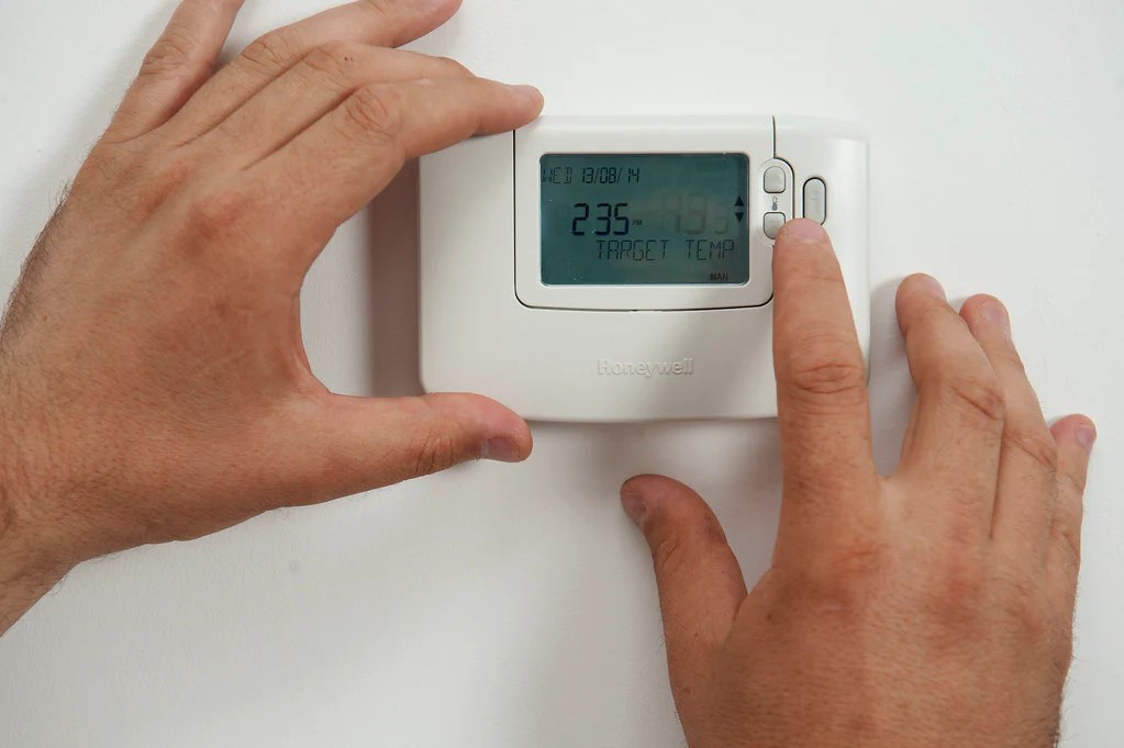 How Do Wireless Thermostats Work Value Controls - Abstract Images - Artistic 4K Collection