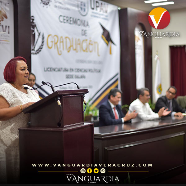 El Congreso recibe a estudiantes egresados de la UPAV de la licenciatura en Ciencias Políticas