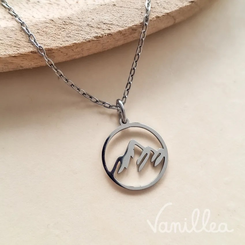 Collier montagne idée cadeau femme argenté