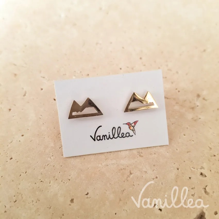 Boucles montagne dorées minimalistes puces
