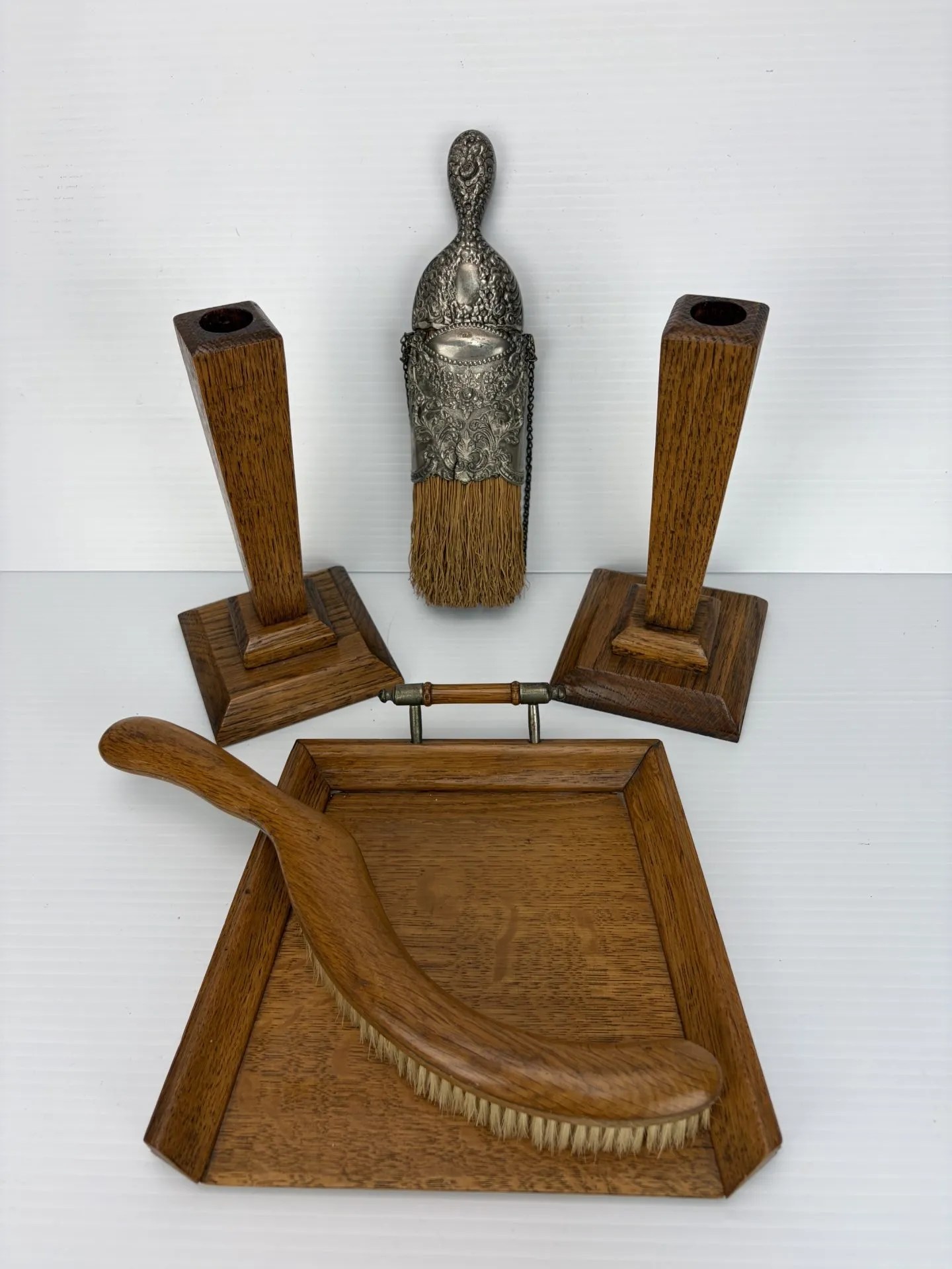 Lot 76:  Neat Little Victorian Era Accessories.