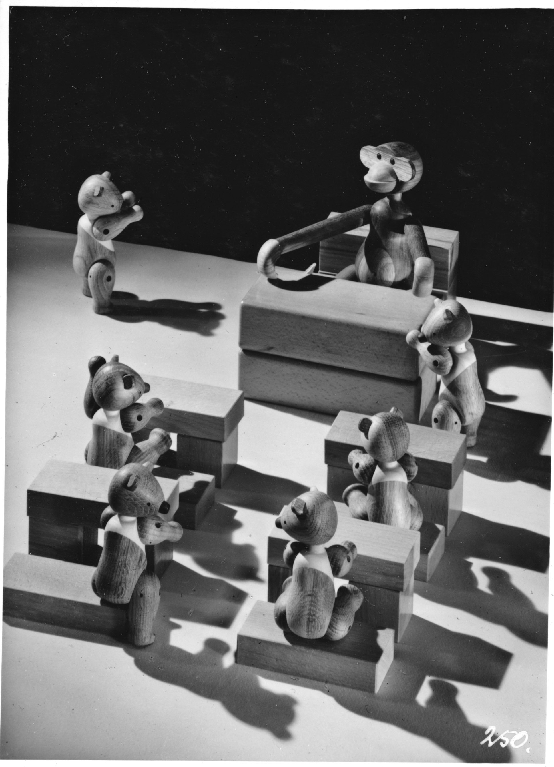 Vintage Kay Bojesen wooden monkey and bear, houten beer en aap