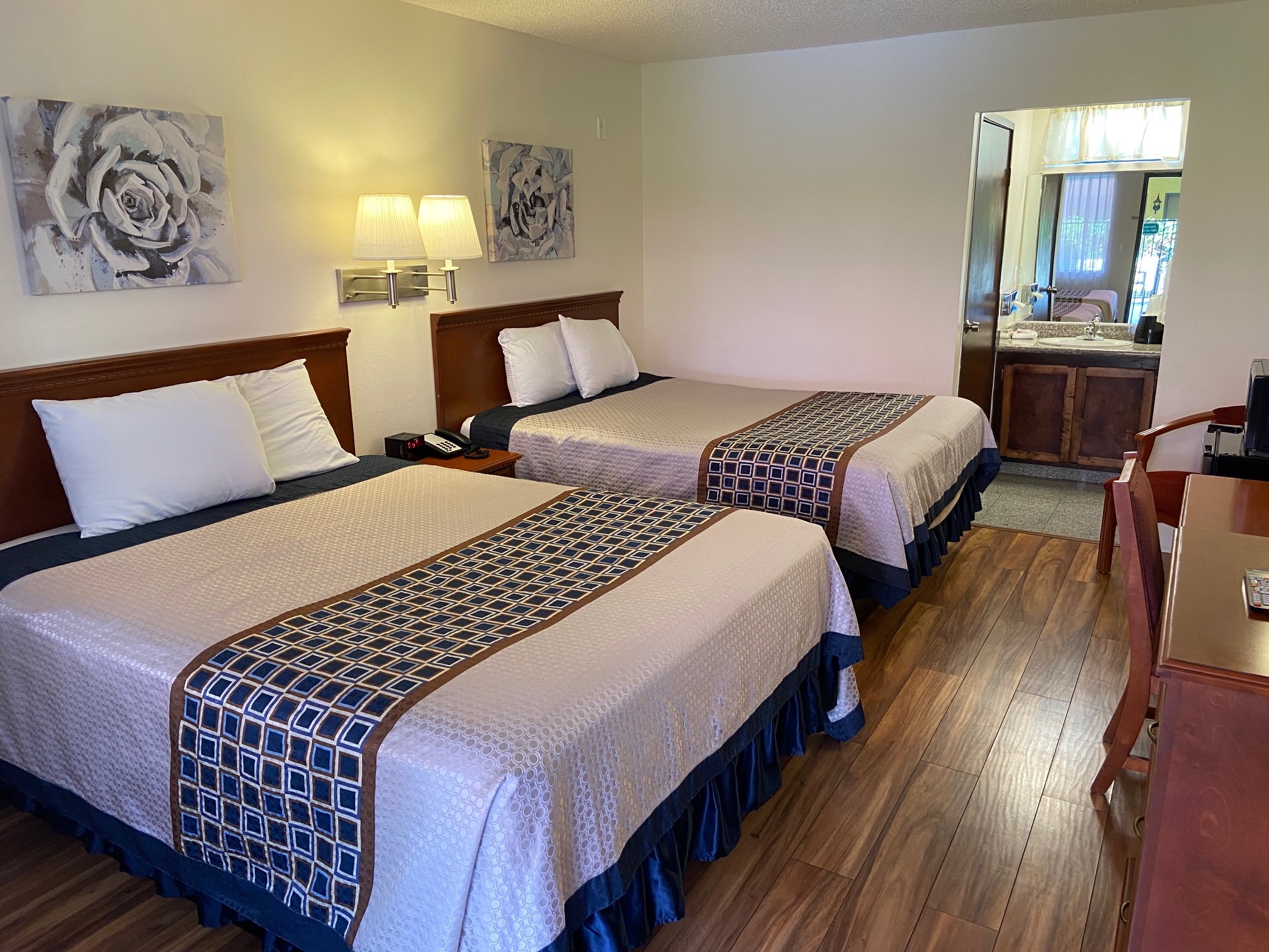 Photo Gallery - Vantage Point Inn
