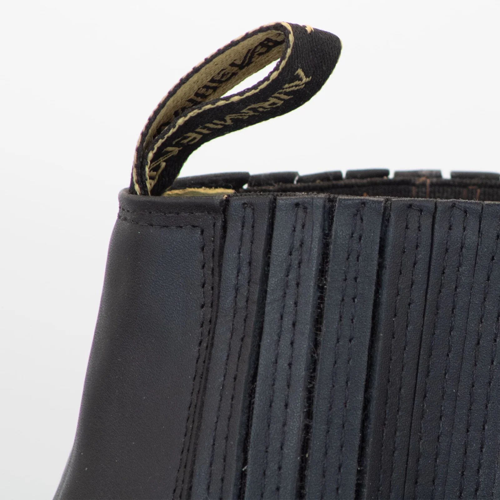 BOTIN ARMENTA CUADRADO CON SUELA DE CUERO ATANADO NEGRO
