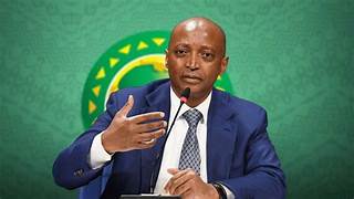 باتريس موتسيبي رئيس الكونفدرالية الإفريقية لكرة القدم يشيد بالملاعب والبنيات التحتية ذات الطراز العالمي التي يتوفر عليها المغرب