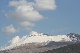  بني ملال تستقبل الشتاء ببياض جبل تاصميت الفرحة والآمال تتجدد