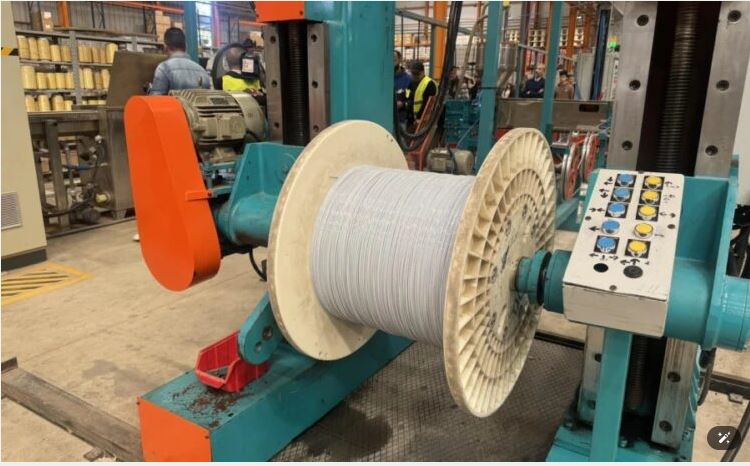 المغرب يعزز سيادته الرقمية: تدشين وحدة صناعية ضخمة لإنتاج كابلات الألياف البصرية في برشيد