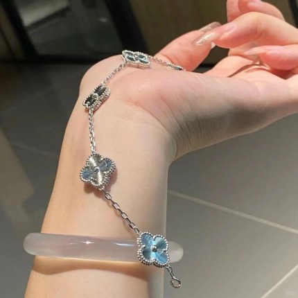 Van Cleef & Arpels Bracelets Vintage Alhambra