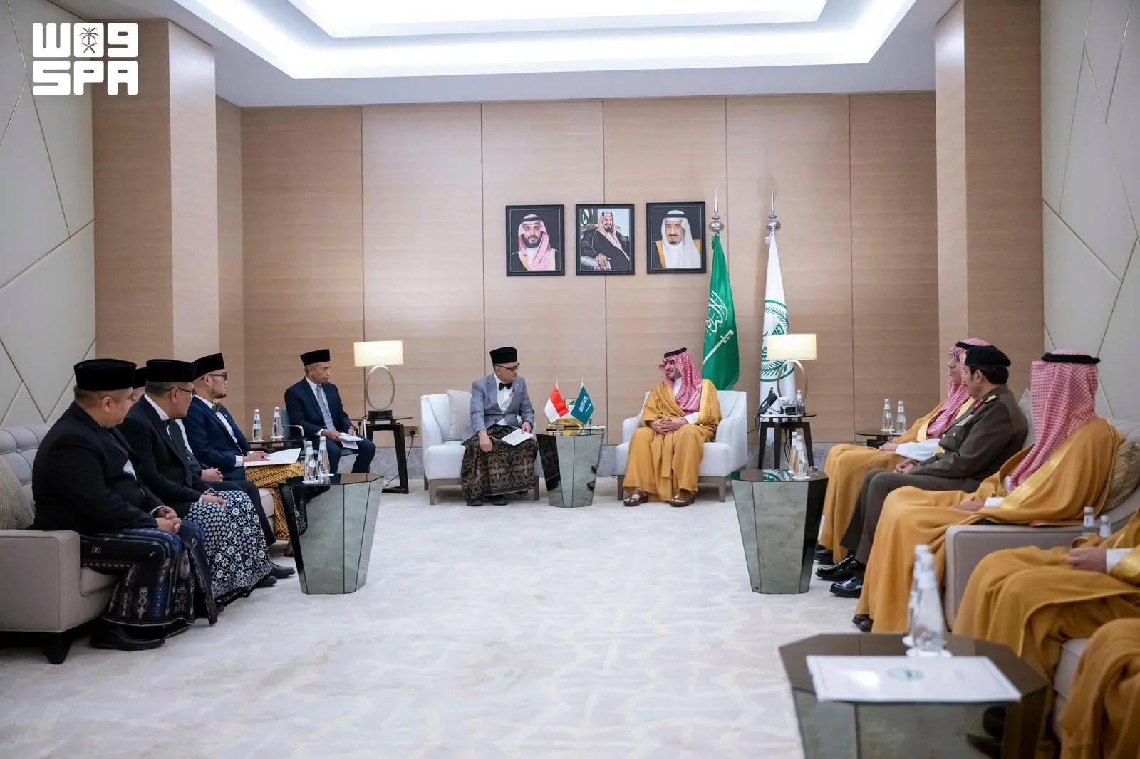 محليات السعودية: الأمير عبدالعزيز بن سعود يستقبل وزير الحج والعمرة الإندونيسي